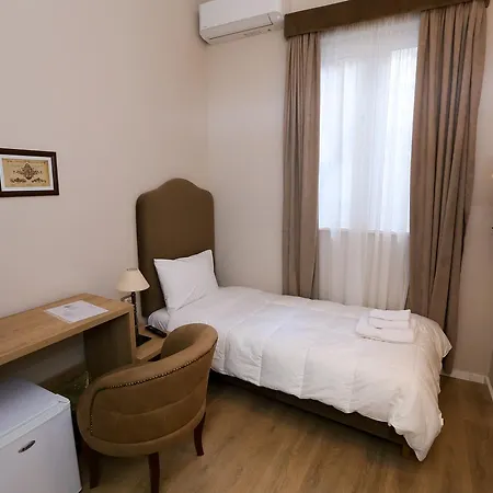 Hermes 4* ティラナ