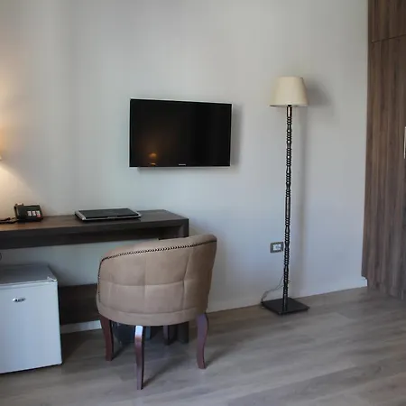 Hermes 4* Tirana