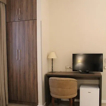 فندق هيرميس تيرانا